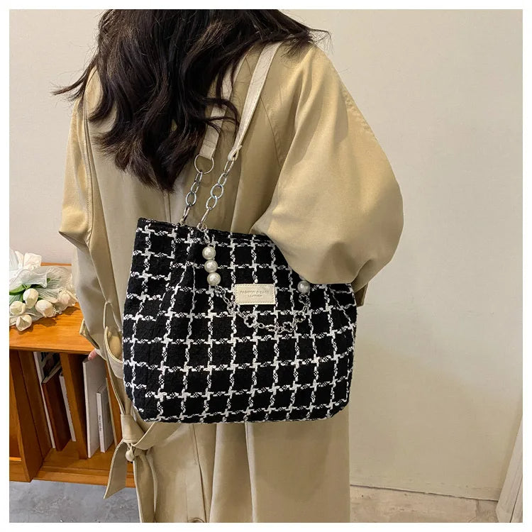 Large Capacity Plaid Canvas Women’s Tote Shoulder Bag with Chain