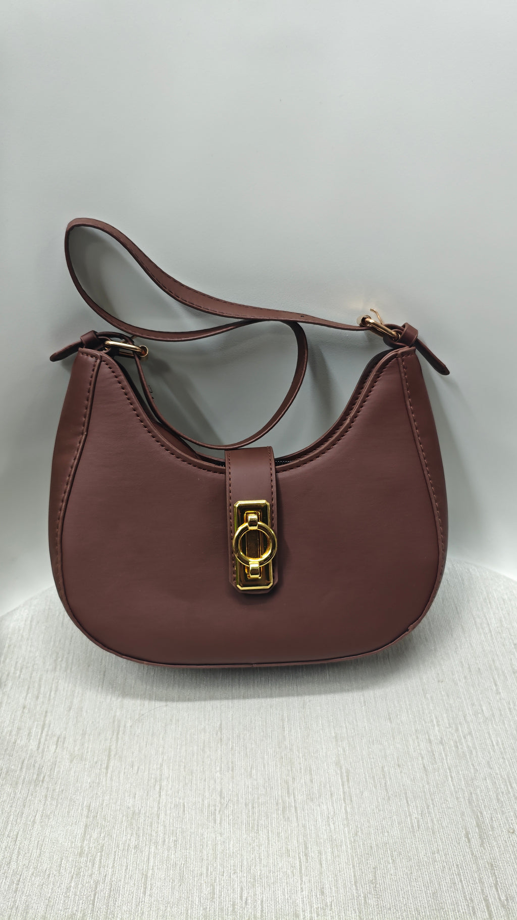 Summer Elegant Textured Underarm Shoulder Bag for Women 2026 New Fashion Premium Saddle Bag Stylish Ladies Handbag