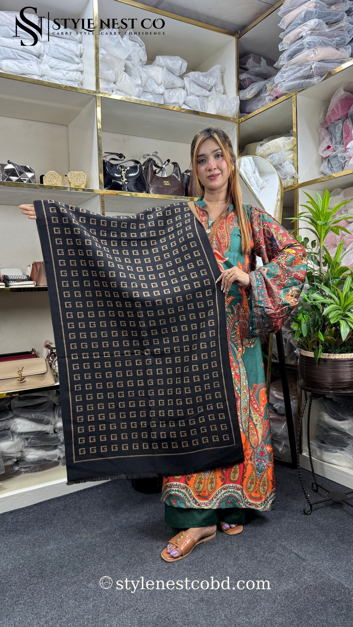 Ivory Noir Geometric Cotton Shawl (G)