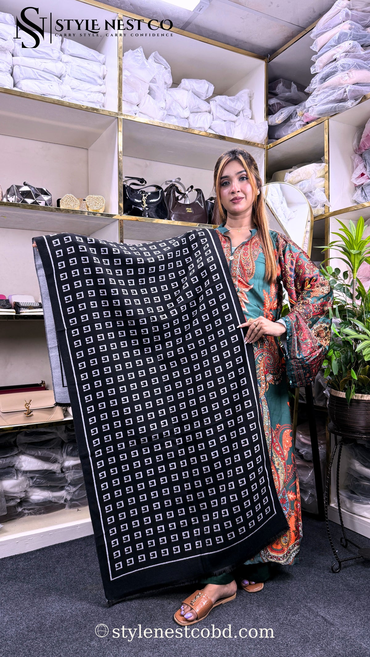 Ivory Noir Geometric Cotton Shawl (G)