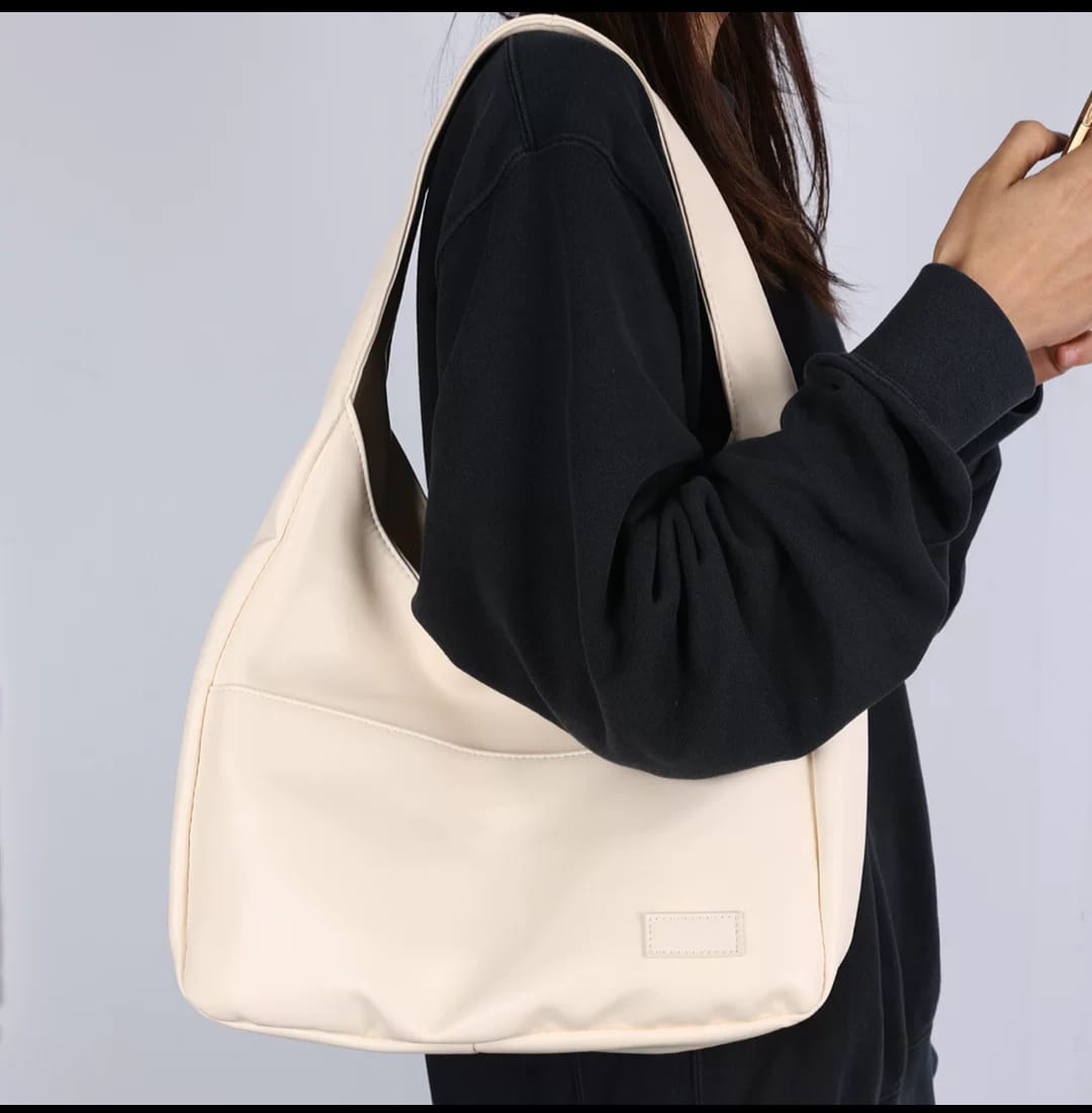 Simple Retro Large Capacity Tote Shoulder Bag for Casual Commuting